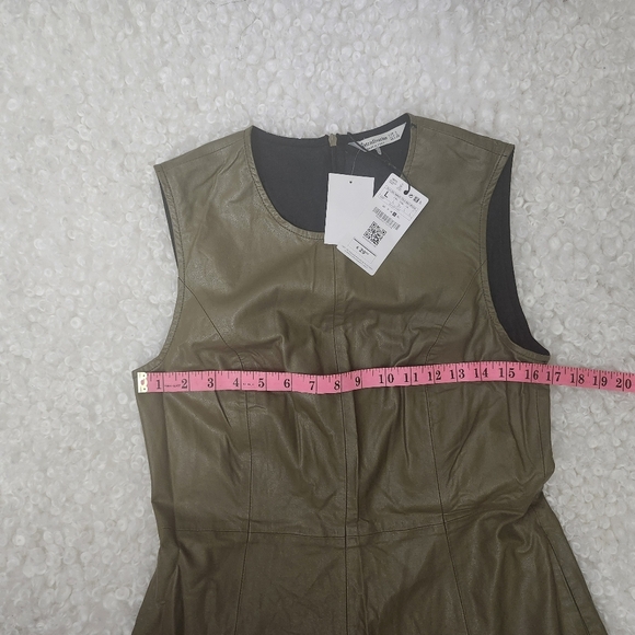BNWT Stradivarius Olive Faux Leather Flare Midi Dress Sz L Sleek Look Night Out - Picture 9 of 9